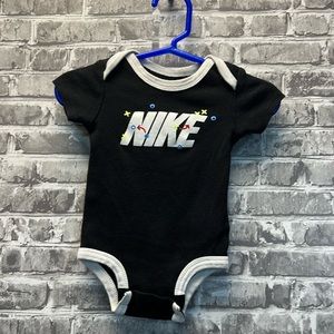 ‎Nike